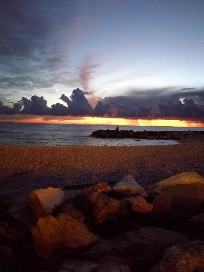 Villetta Stile Liberty A Marina Di Pisa Buitenkant foto